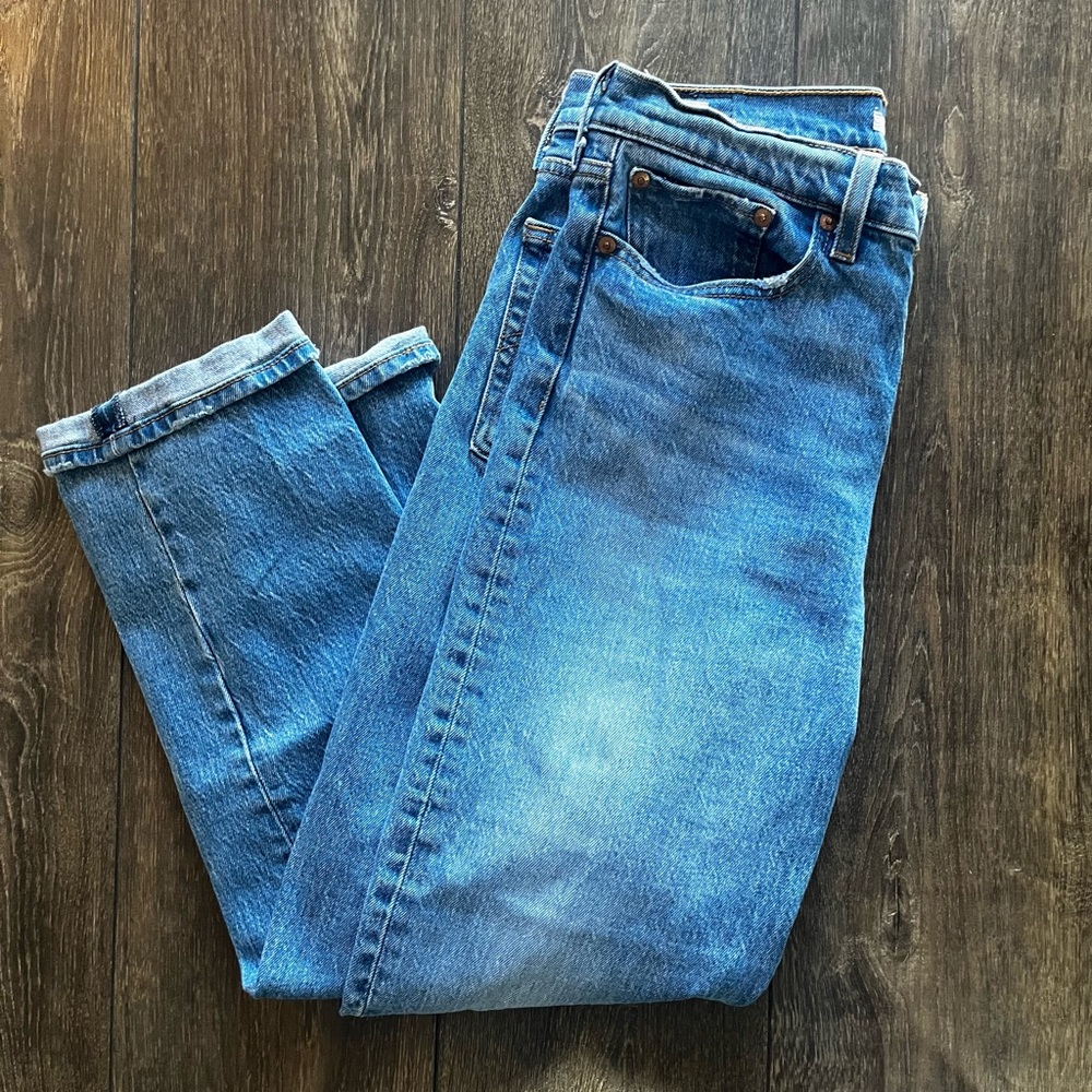 Levi’s wedgie straight Jean